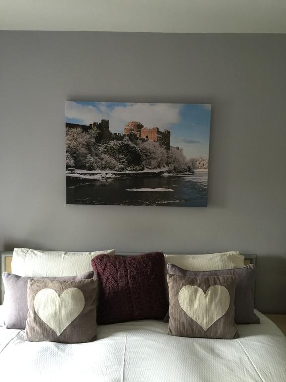 Eaton House Hotell Pembroke Exteriör bild