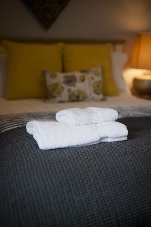 Eaton House Hotell Pembroke Exteriör bild